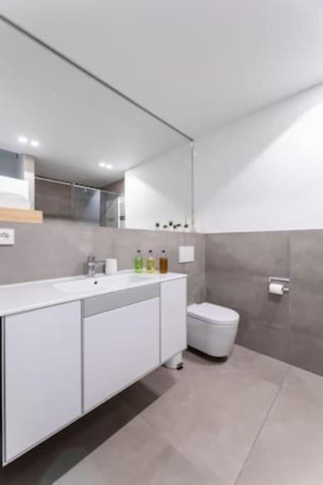 Wonderful Two Bedroom Apartment At Limpertsberg With Parking, Near Tram Luxembourg Eksteriør bilde
